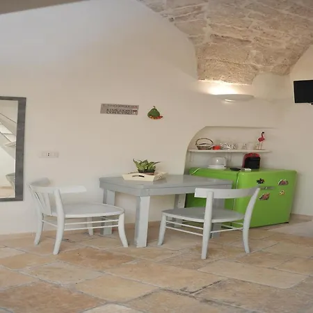 Helen White Studio In The Centre - Happy Apartment Ostuni
