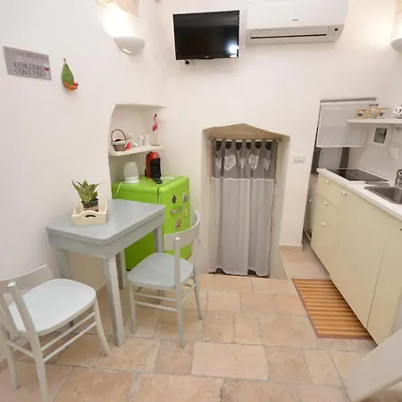 Apartment Helen White Studio In The Centre - Happy Ostuni