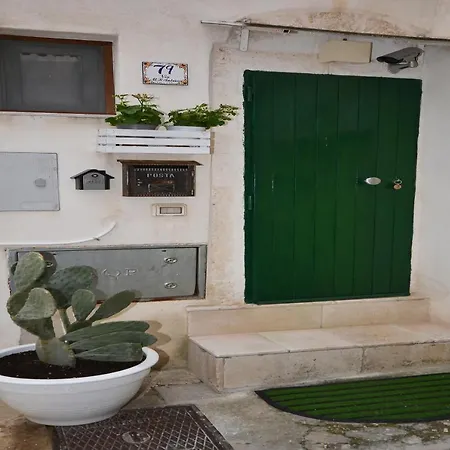 Helen White Studio In The Centre - Happy Apartment Ostuni